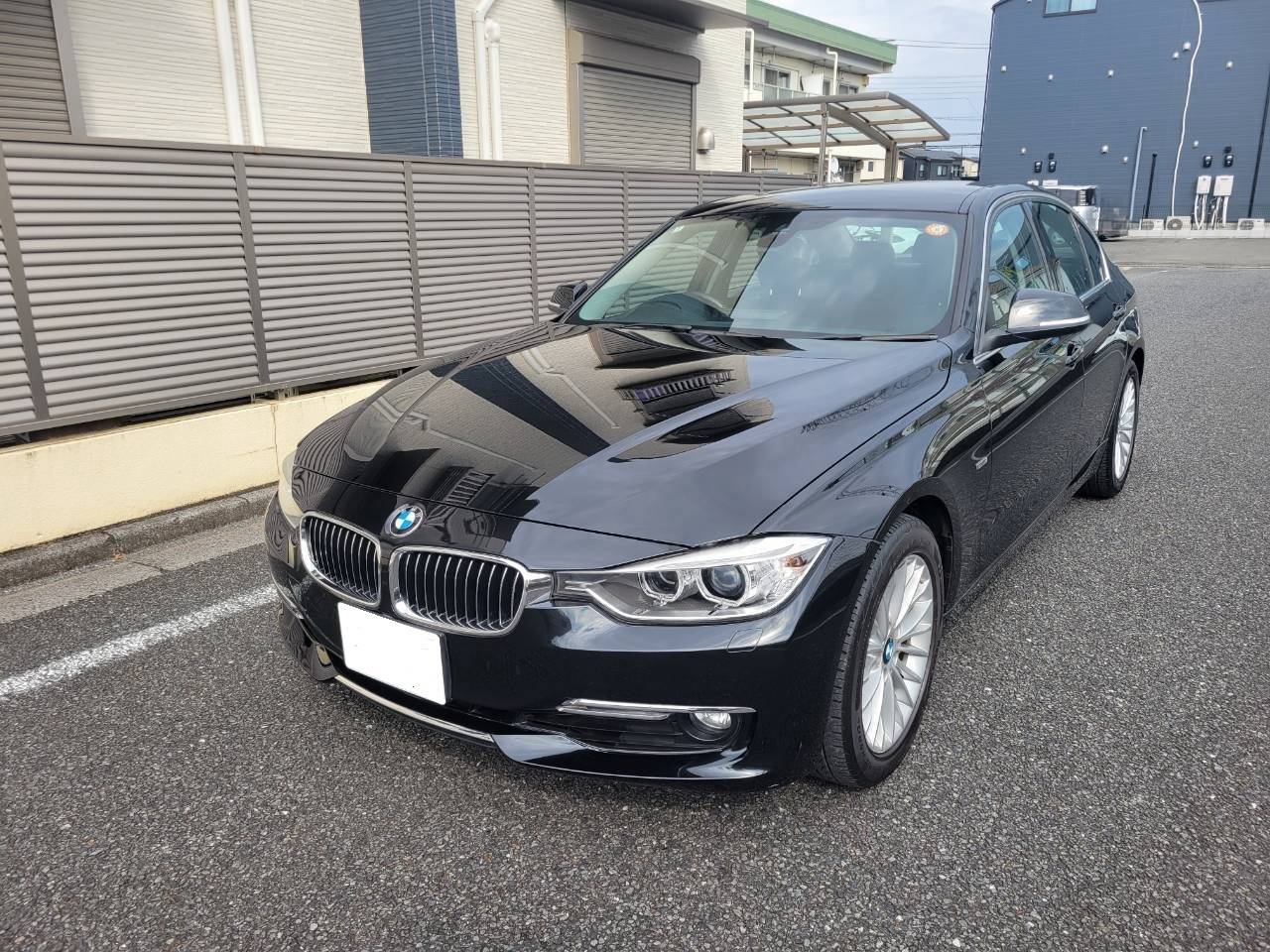 BMW320i ラグジュアリー